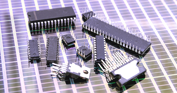 A pile of 11 analog integrated circuits | Sourcengine