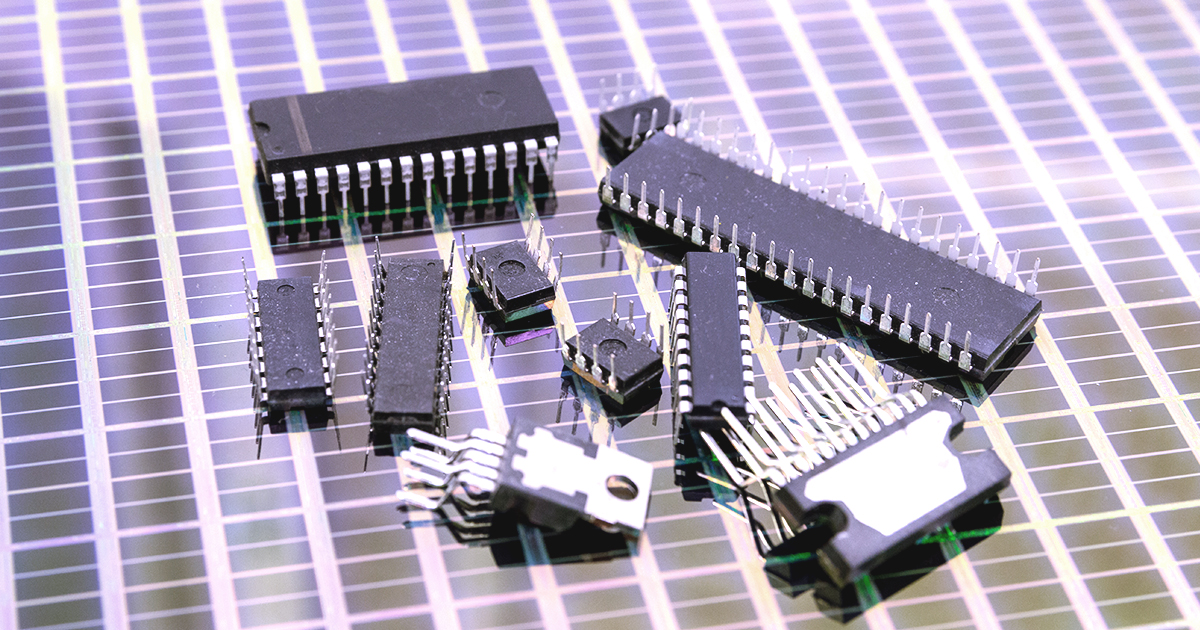 A pile of 11 analog integrated circuits | Sourcengine